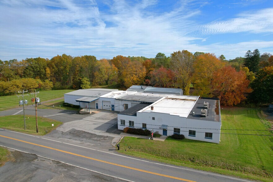 180 Ushers Rd, Round Lake, NY à vendre - Photo de l’immeuble – Image 3 sur 77