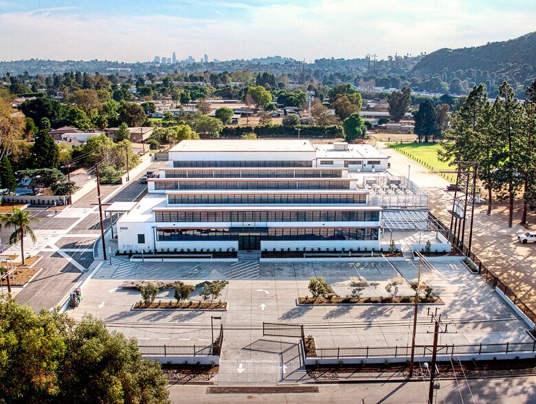 4000-4010 Chevy Chase Dr, Los Angeles, CA à louer - Aérien – Image 1 sur 16