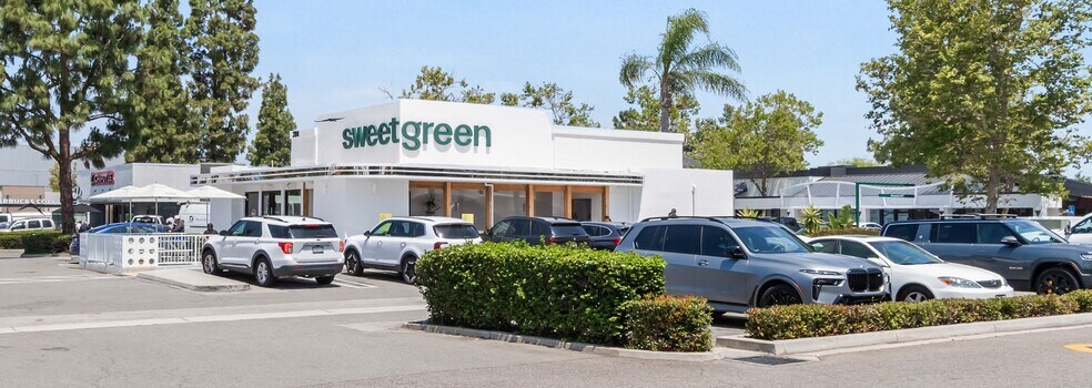 270 Bristol St, Costa Mesa, CA à louer - Photo de l’immeuble – Image 3 sur 4