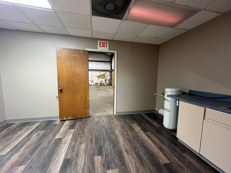3575 Trotter Dr, Alpharetta, GA à louer - Photo de l’immeuble – Image 3 sur 11