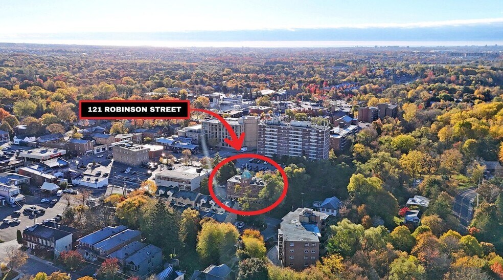 121 Robinson St, Markham, ON à vendre - Photo de l’immeuble – Image 2 sur 46