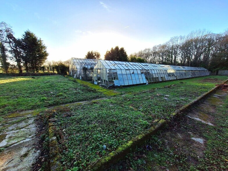 Knowle Ln, Cranleigh à vendre - Photo de l’immeuble – Image 1 sur 2