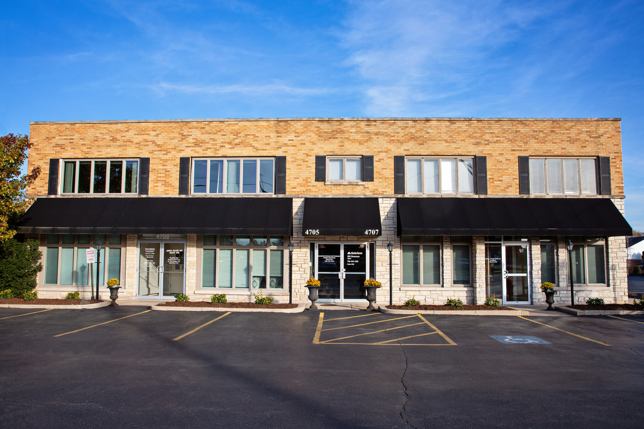 4705-4707 Willow Springs Rd, La Grange, IL à louer Photo de l’immeuble– Image 1 sur 9