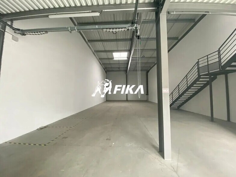 Local d’activités dans Toulouse à louer - Photo de l’immeuble – Image 3 sur 6