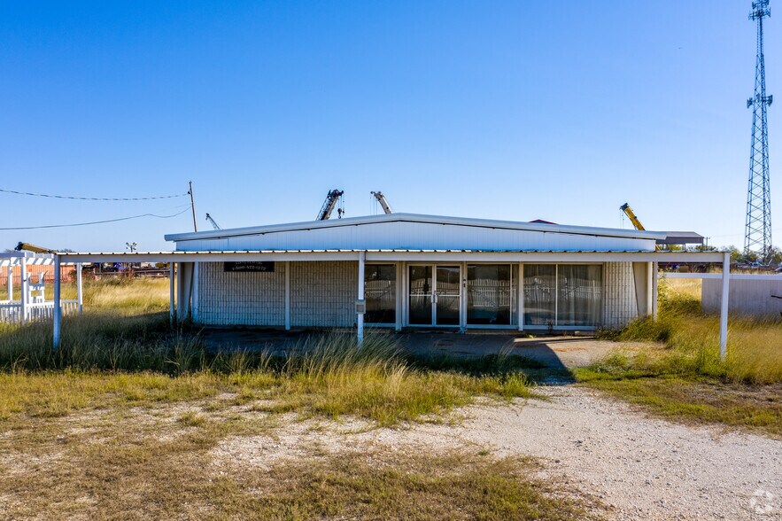 14550 E Interstate 10, Marion, TX à louer - Photo de l’immeuble – Image 1 sur 5