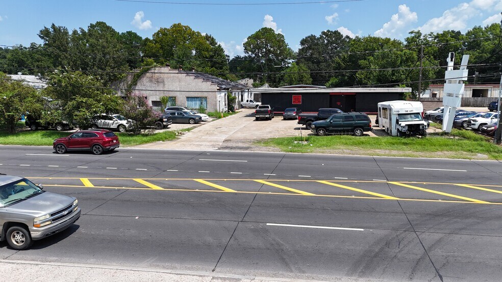 524 N Foster Dr, Baton Rouge, LA à vendre - Photo principale – Image 1 sur 3