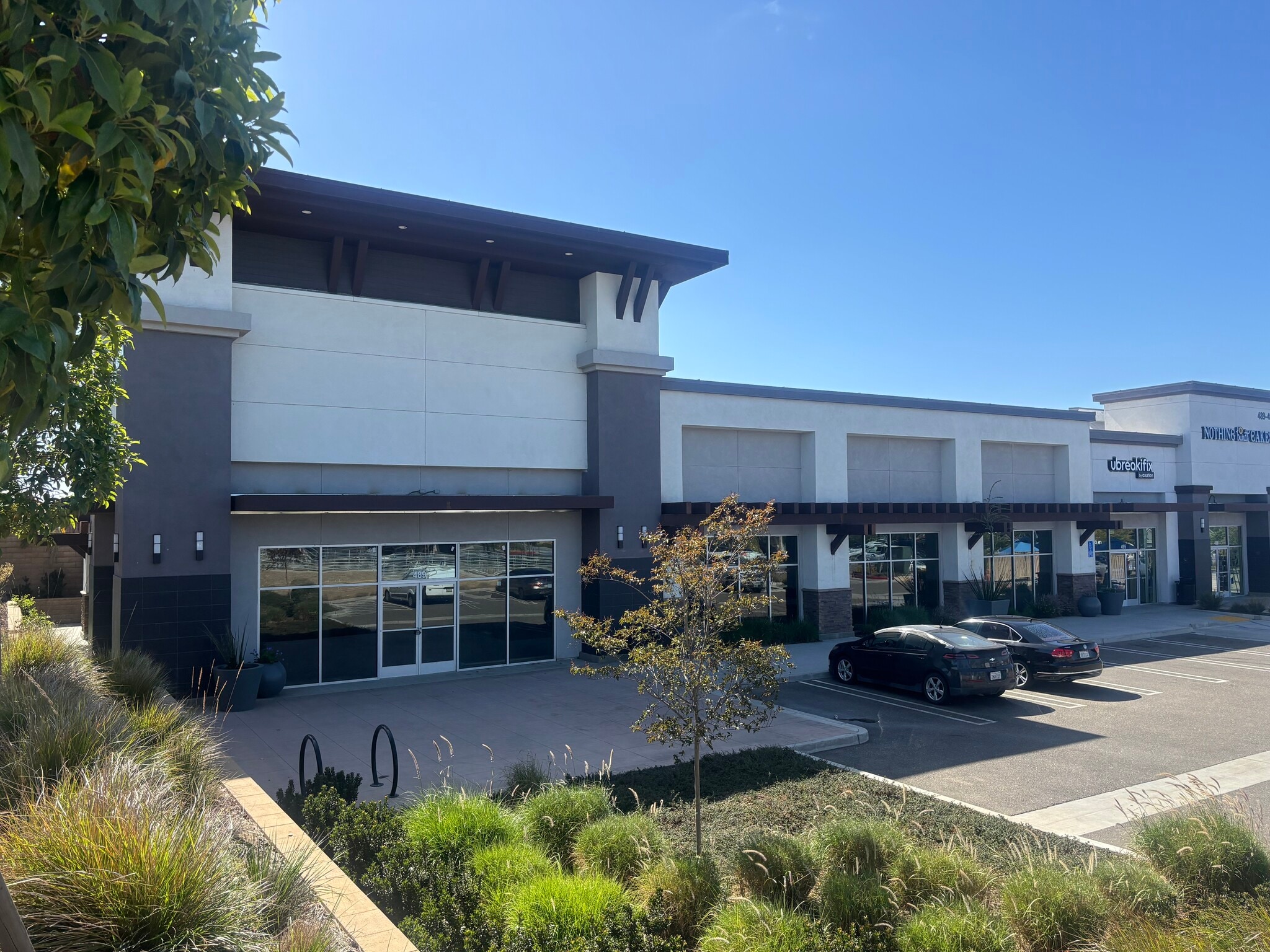 489 E Betteravia Rd, Santa Maria, CA à louer Photo principale– Image 1 sur 6