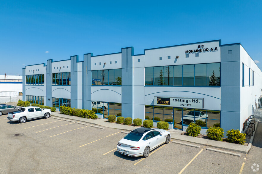 512 Moraine Rd NE, Calgary, AB à louer - Photo principale – Image 1 sur 6