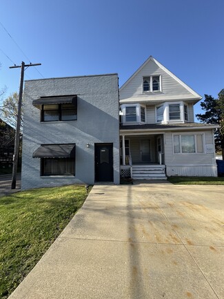 Plus de détails pour 12816 Detroit Ave, Lakewood, OH - Logement à vendre