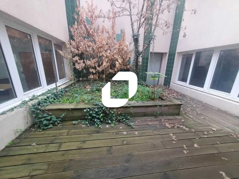 Bureau dans Le Kremlin-Bicêtre à louer - Photo de l’immeuble – Image 2 sur 11