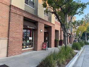 700 S Myrtle Ave, Monrovia, CA à louer Photo intérieure– Image 1 sur 8