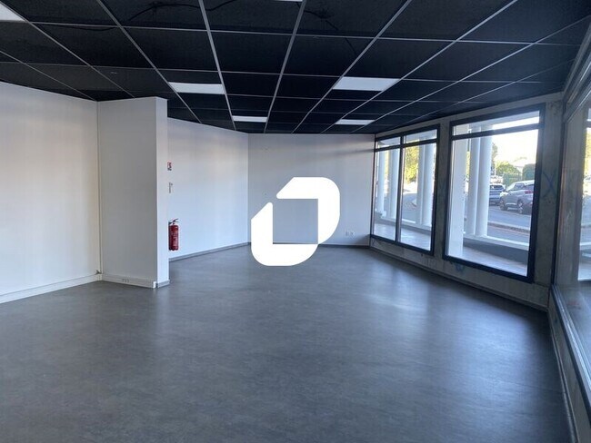 Plus de détails pour Local commercial à vendre