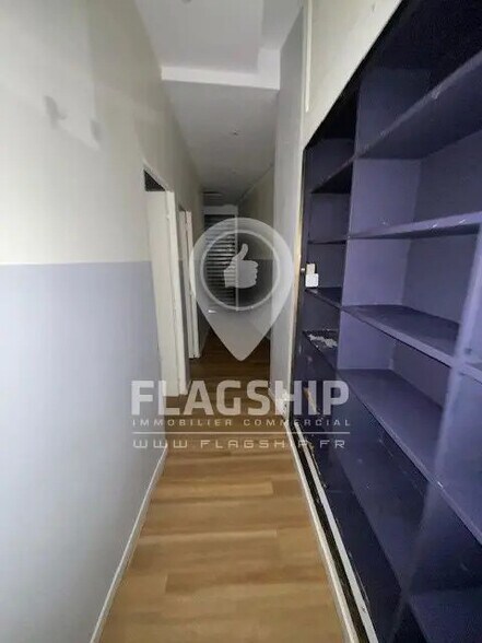 Local commercial dans Paris à louer - Photo de l’immeuble – Image 3 sur 9