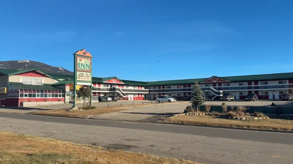 10005 100 St, Grande Cache, AB à vendre - Photo de l’immeuble – Image 3 sur 7