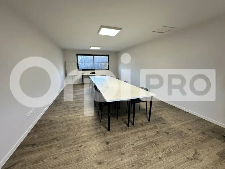 Industriel/Logistique dans Bressols à vendre - Photo intérieure – Image 2 sur 6