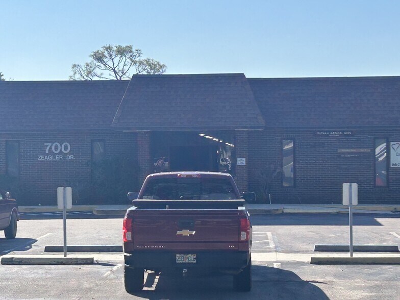 (Suite 8) Zeagler Dr, Palatka, FL à louer - Photo de l’immeuble – Image 3 sur 9