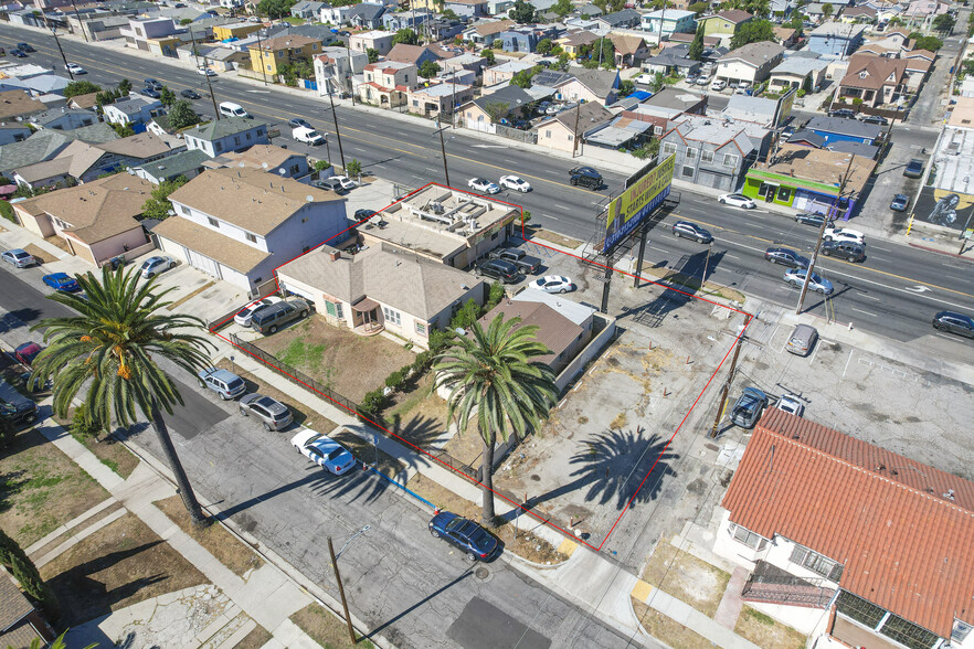 1021-1026 W Century Blvd, Los Angeles, CA à vendre - Photo de l’immeuble – Image 1 sur 13