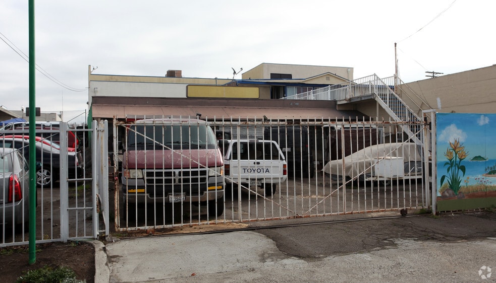 1025 Roosevelt Ave, National City, CA à vendre - Photo principale – Image 1 sur 2