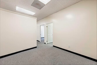 800 E Wardlow Rd, Long Beach, CA à louer Photo de l’immeuble– Image 1 sur 5
