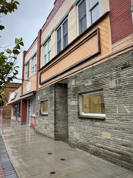 11 Clinton Ave, Cortland, NY à vendre - Photo de l’immeuble – Image 2 sur 46