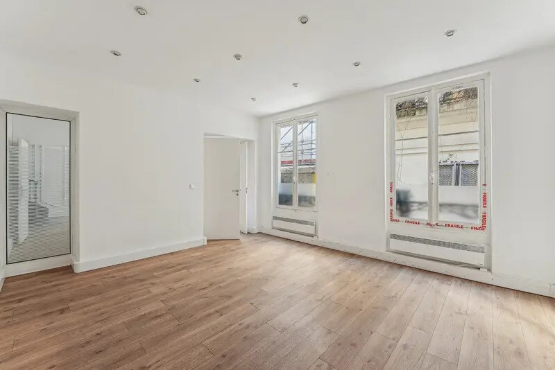 23 Rue De Liège, Paris à louer - Photo de l’immeuble – Image 3 sur 14