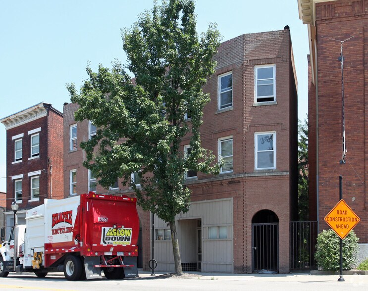 3570 Montgomery Rd, Cincinnati, OH à louer - Photo de l’immeuble – Image 3 sur 4
