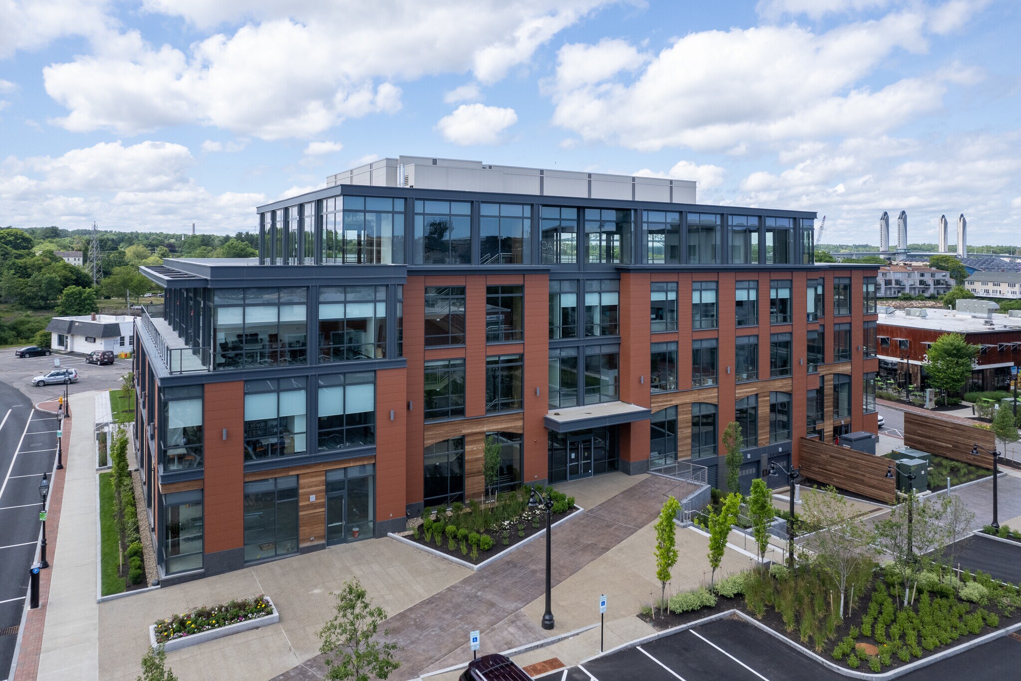 145 Maplewood Ave, Portsmouth, NH à louer Photo de l’immeuble– Image 1 sur 9