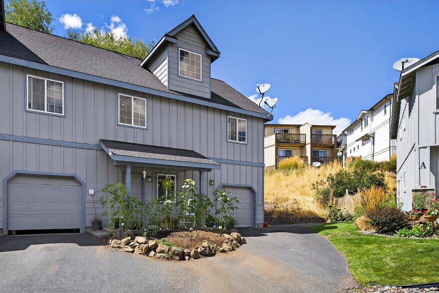 1419 NE Lucinda Ct, Bend, OR à vendre - Photo de l’immeuble – Image 3 sur 28