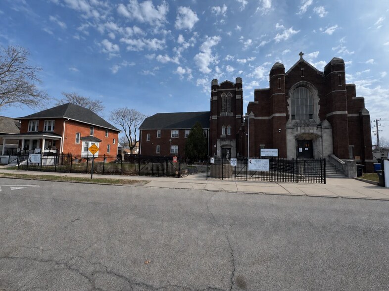 4880 Lawndale St, Detroit, MI à vendre - Photo principale – Image 1 sur 11