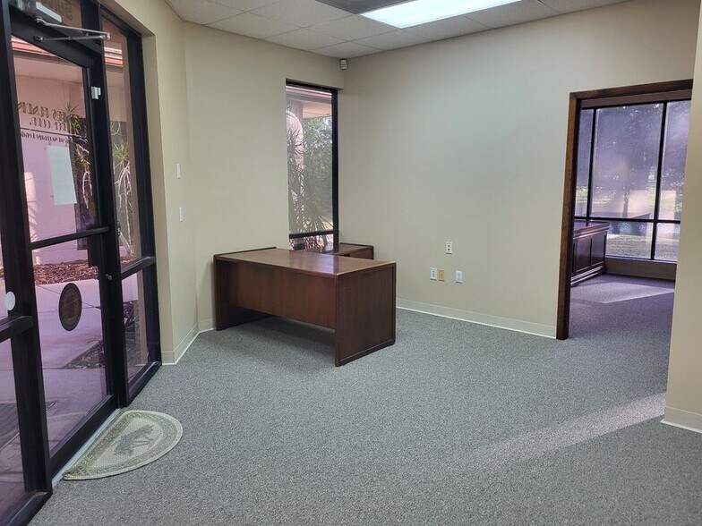 815 Cypress Village Blvd, Sun City Center, FL à louer - Photo intérieure – Image 2 sur 9
