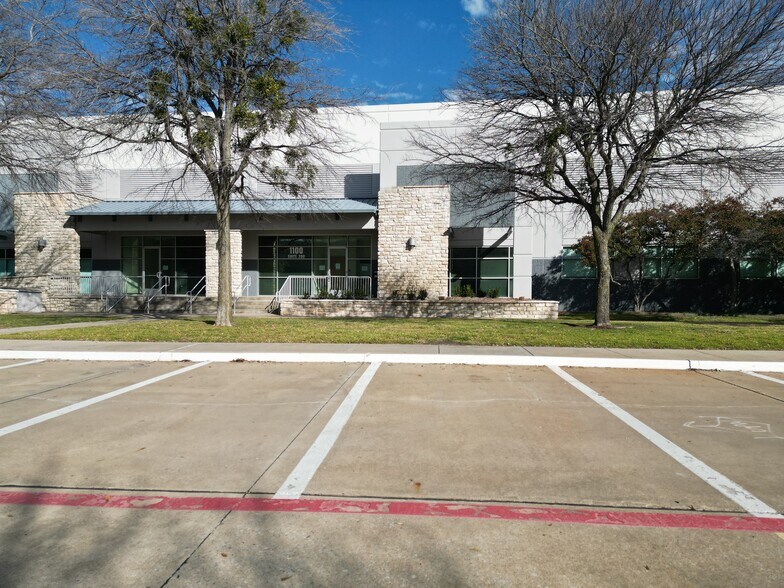 1100 Klein Rd, Plano, TX à louer - Photo de l’immeuble – Image 2 sur 4
