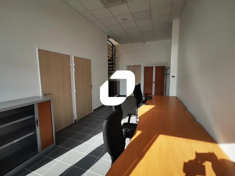 Bureau dans Collégien à louer - Photo intérieure – Image 3 sur 5