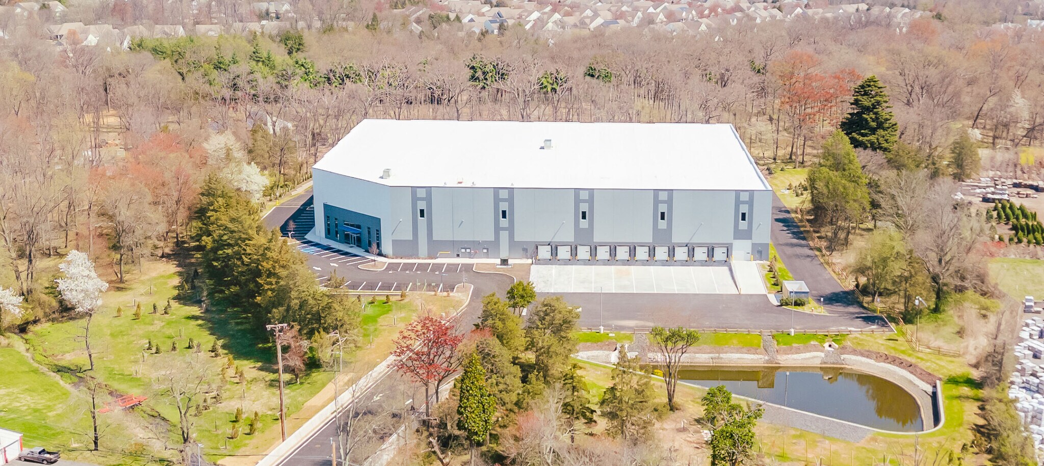 485 Elizabeth Ave, Somerset, NJ à louer Photo de l’immeuble– Image 1 sur 17