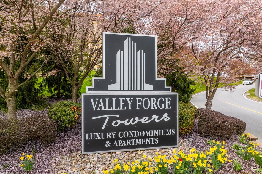 2000 Valley Forge Cir, King Of Prussia, PA à vendre - Photo de l’immeuble – Image 3 sur 7