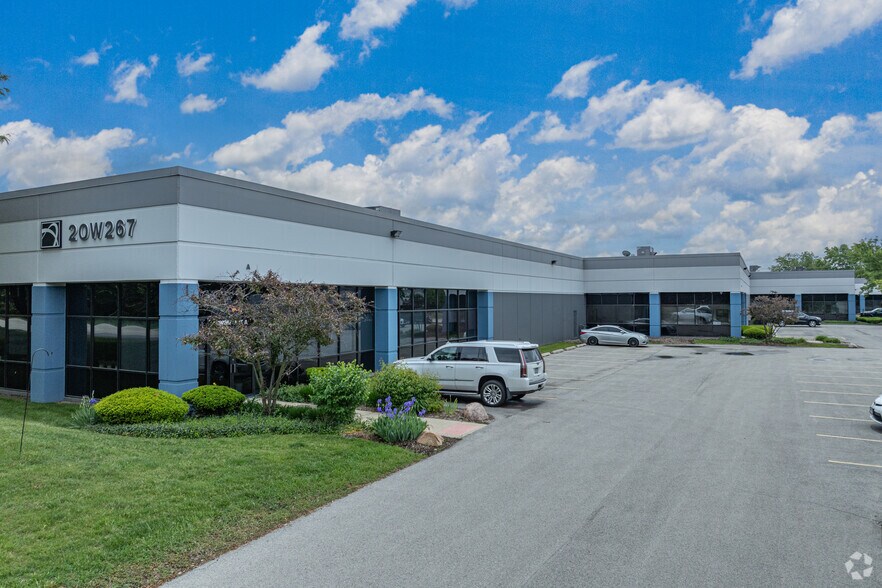 20W267 101st St, Lemont, IL à vendre - Photo principale – Image 1 sur 1