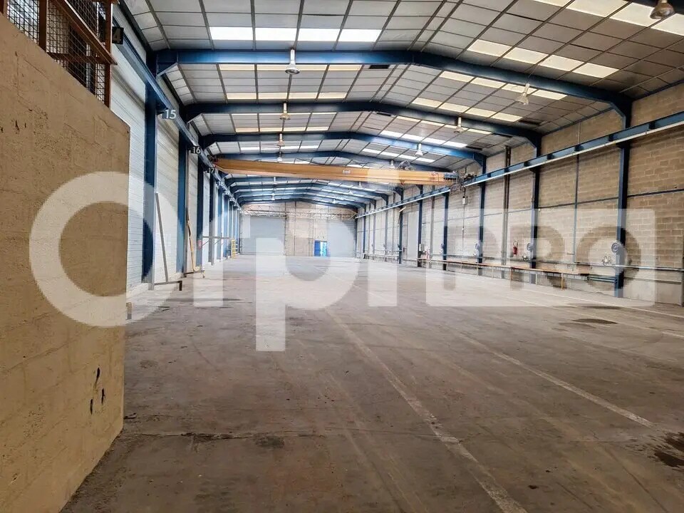 Local d’activités dans Canly à louer Photo intérieure– Image 1 sur 5