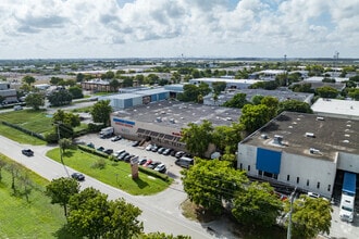 5240-5260 NW 167th St, Hialeah, FL - VUE AÉRIENNE  vue de carte - Image1