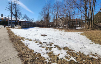Plus de détails pour 685 Brant St, Burlington, ON - Terrain à vendre
