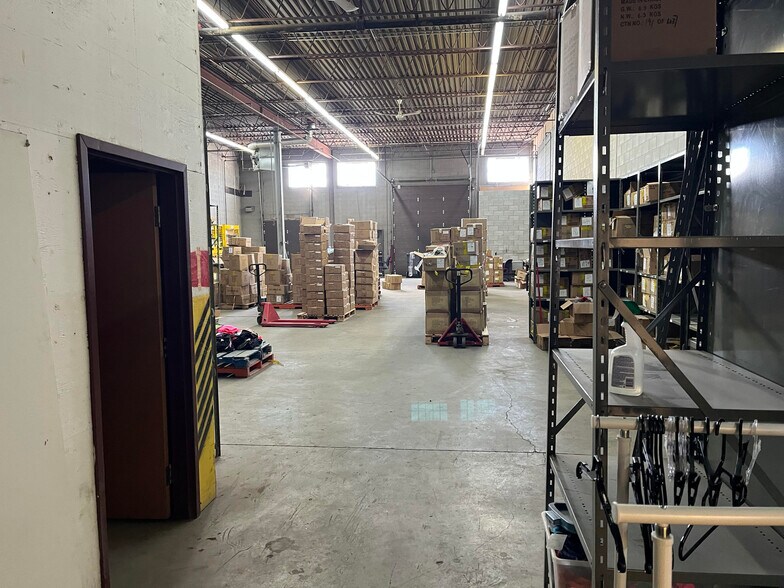 450-500 Rue McCaffrey, Montréal, QC à louer - Photo intérieure – Image 2 sur 6