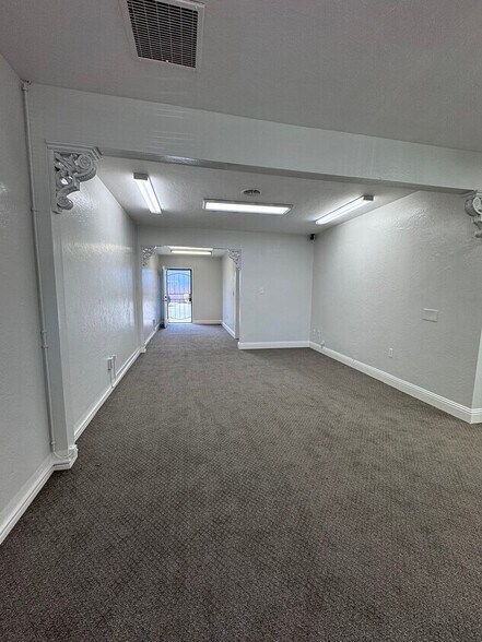 800-816 W Lodi Ave, Lodi, CA à louer - Photo de l’immeuble – Image 2 sur 8