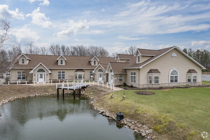 28045 Clemens Rd, Westlake, OH à louer - Photo de l’immeuble – Image 2 sur 8