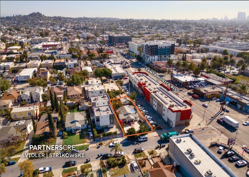 1114 N Heliotrope Dr, Los Angeles, CA à vendre - Photo principale – Image 1 sur 12