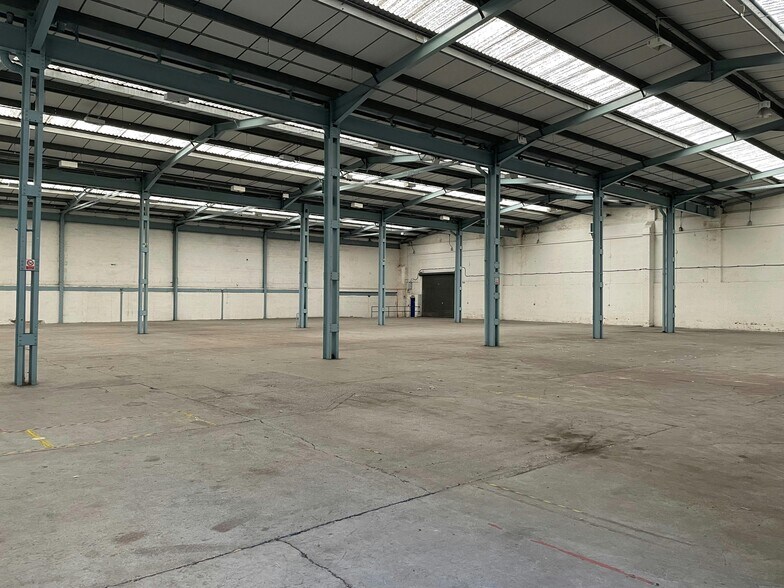 Church Ln, West Bromwich à louer - Photo de l’immeuble – Image 1 sur 4