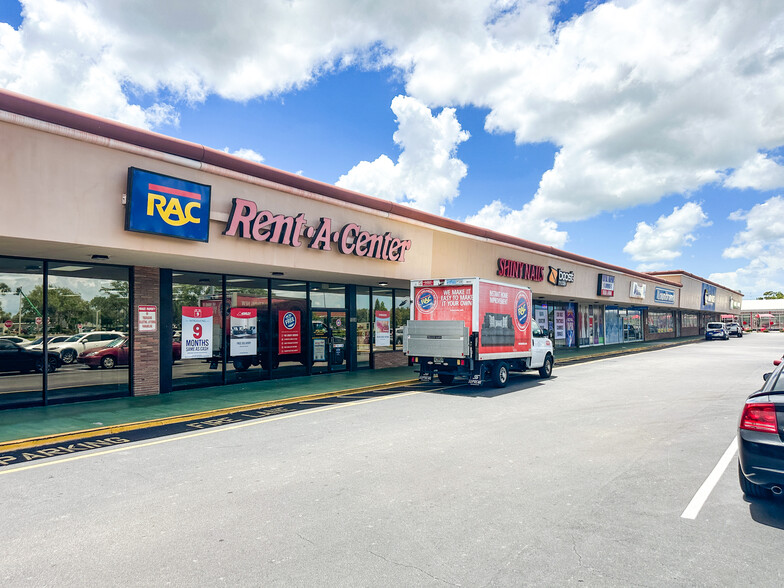 1280-1420 Missouri Ave N, Largo, FL à louer - Photo principale – Image 2 sur 11