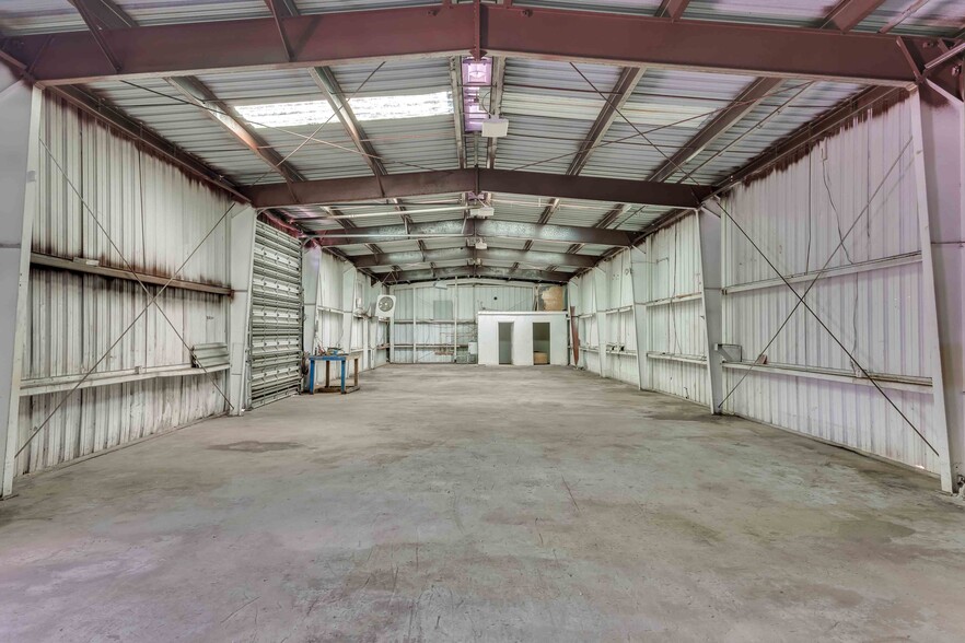 700 NW 7th Ter, Fort Lauderdale, FL à vendre - Photo de l’immeuble – Image 2 sur 24