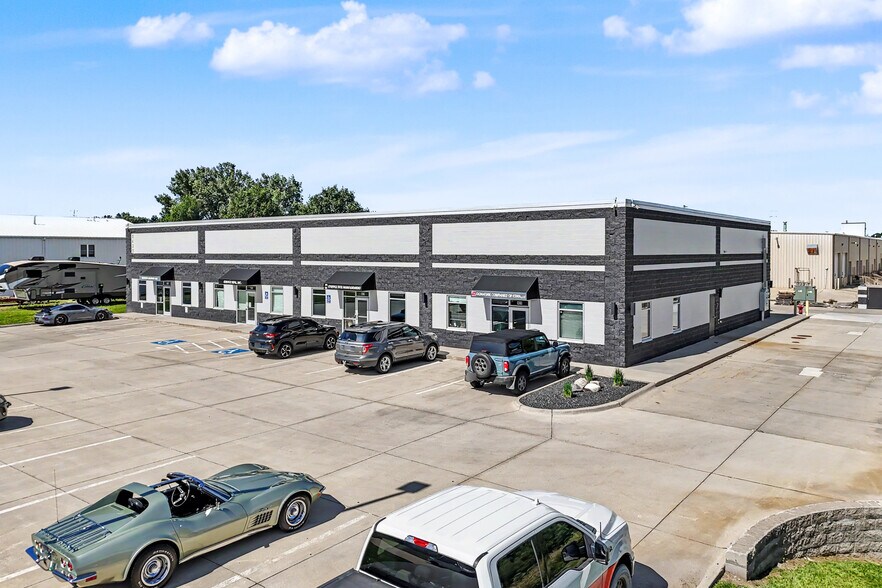 3430 SE Destination Dr, Grimes, IA à louer - Photo de l’immeuble – Image 1 sur 7