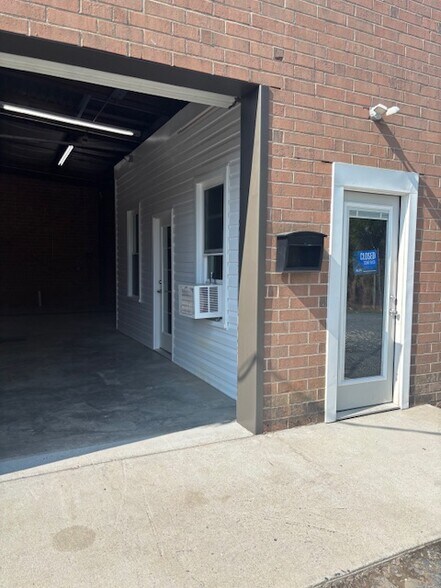 2026 Kingsley Dr, Albemarle, NC à louer - Photo de l’immeuble – Image 2 sur 11
