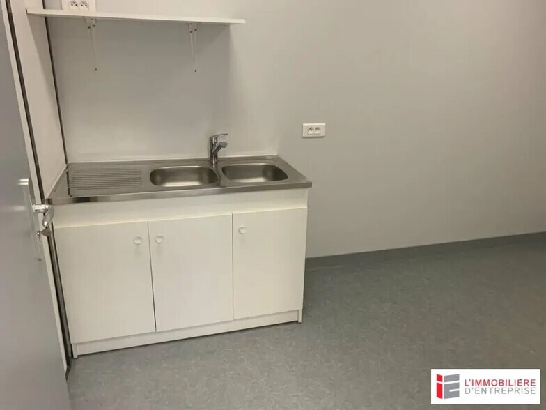 Bureau dans Lorient à louer - Photo de l’immeuble – Image 3 sur 5