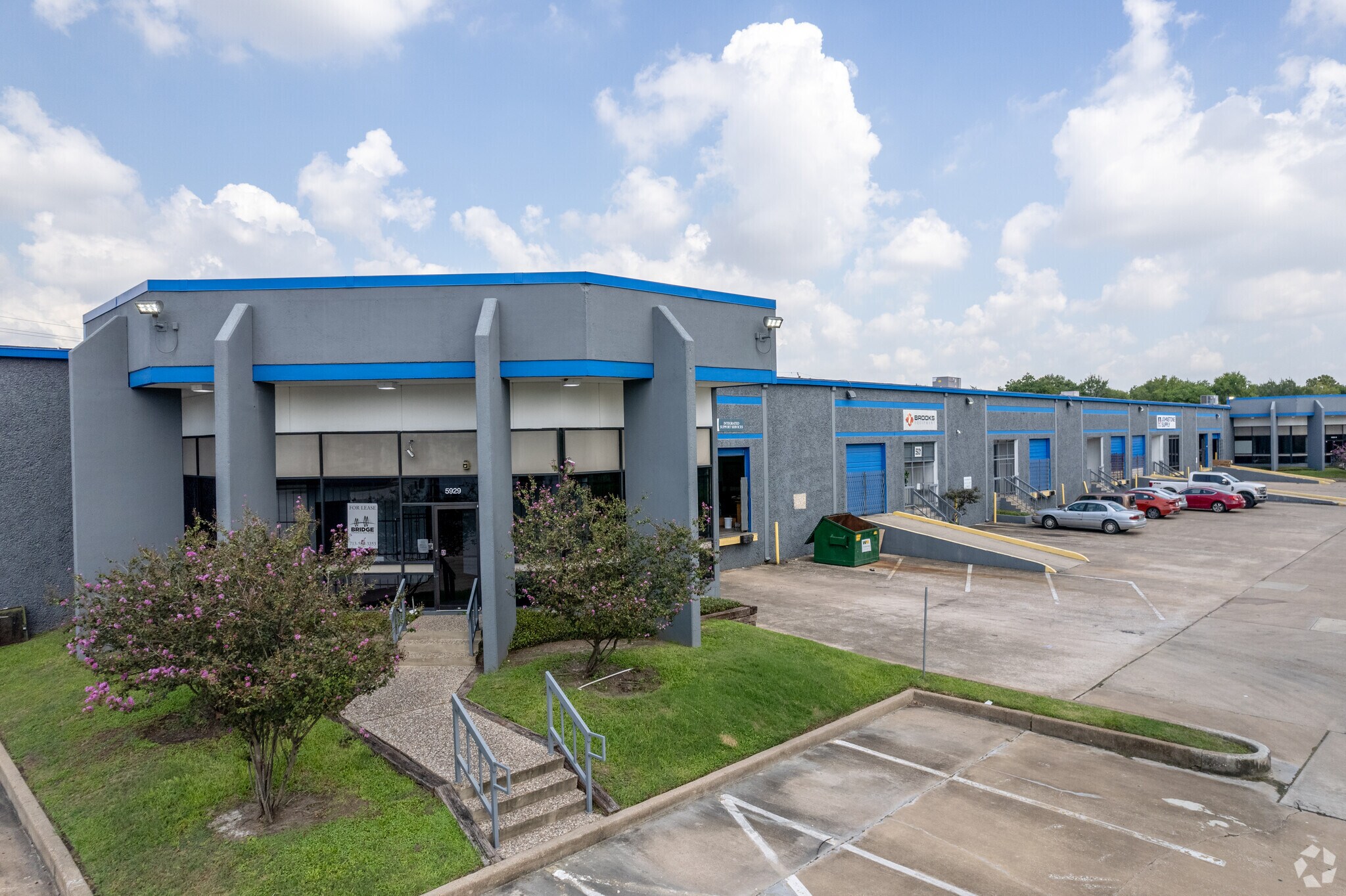 5921-5937 S Loop Fwy E, Houston, TX à louer Photo principale– Image 1 sur 8