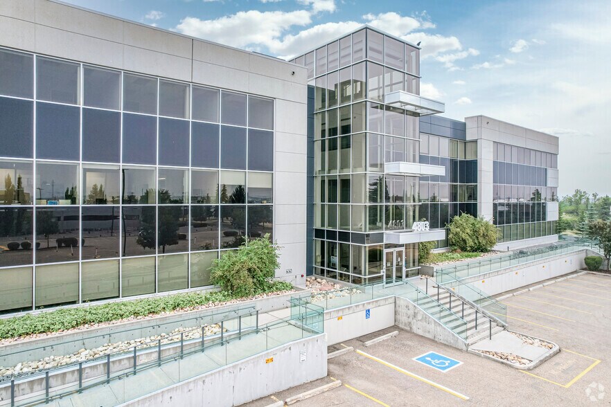 4803 87th St NW, Edmonton, AB à louer - Photo de l’immeuble – Image 1 sur 4